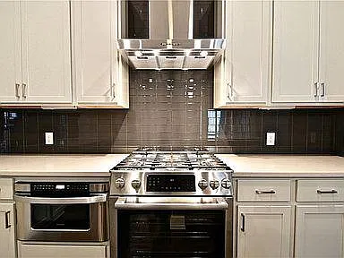 4415 Jackson Ave — Photo 4