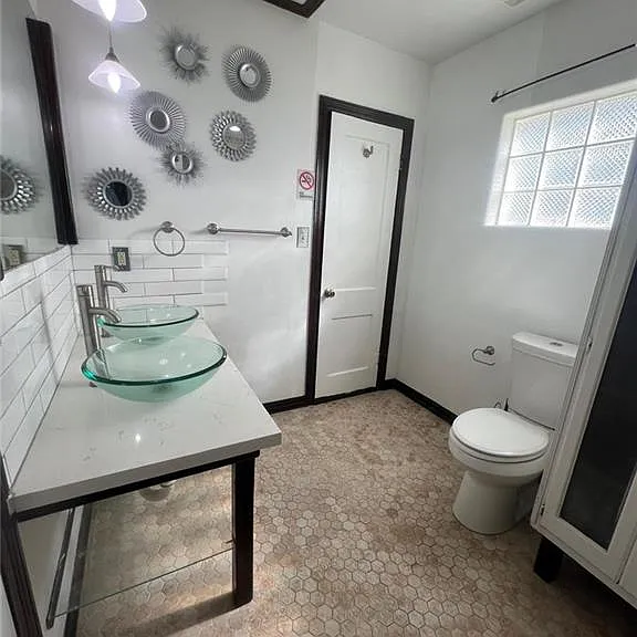 1808 N Broadway St — Photo 25