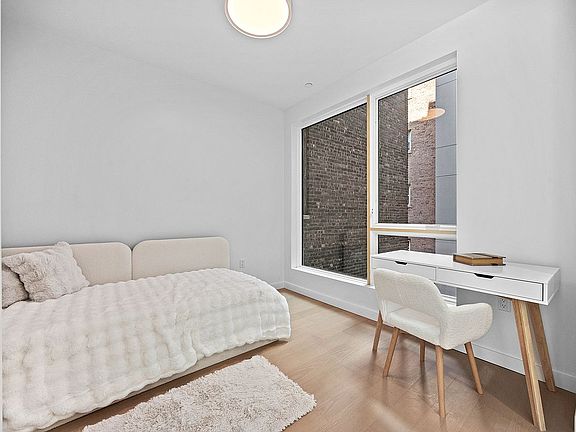 5th image of 2183 Ocean Ave #4E