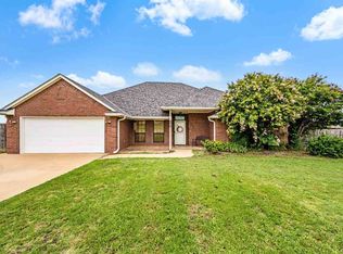 276 Lake Crest Dr, Lawton, OK 73507