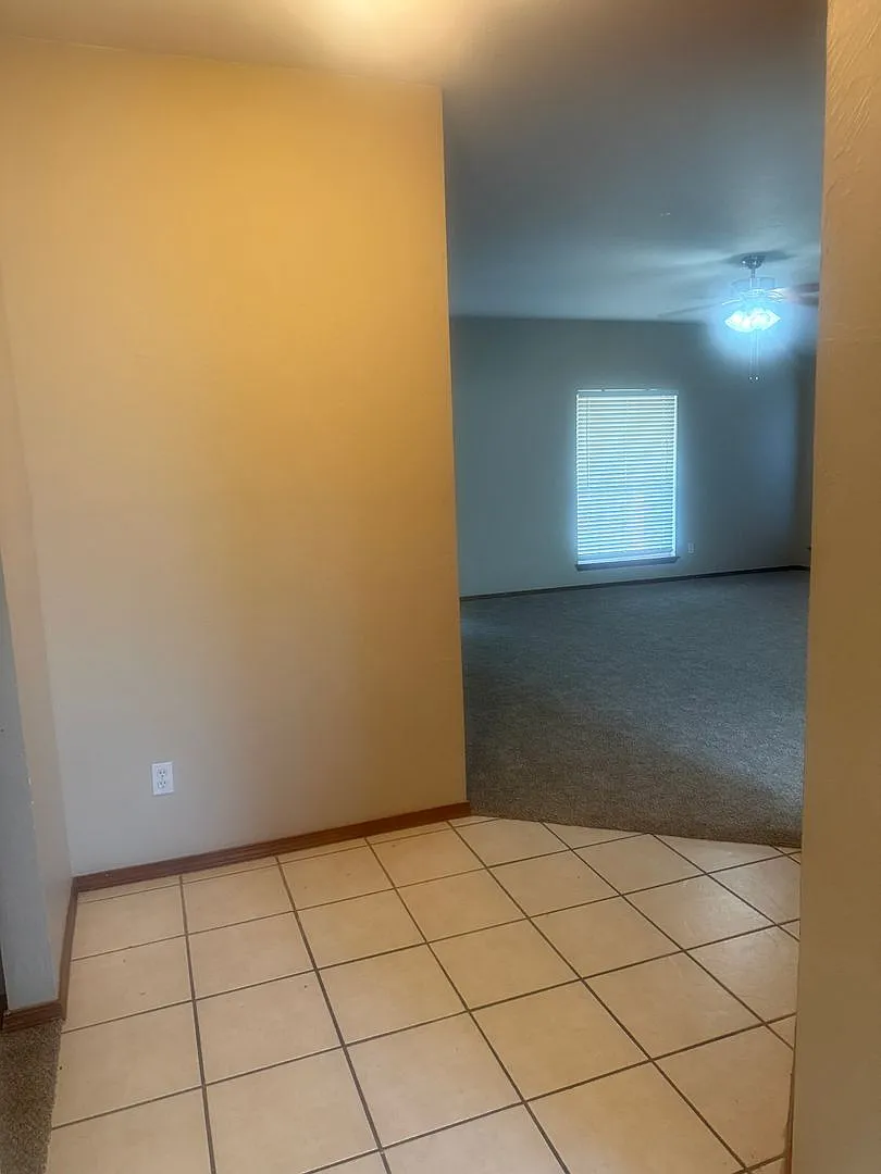 **Home for Lease in Yukon, OK | Mustang Schools — Photo 2