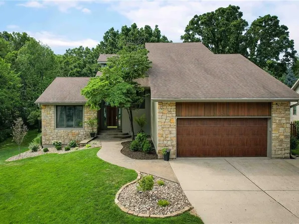 12448 W 110th Ter, Overland Park, KS 66210
