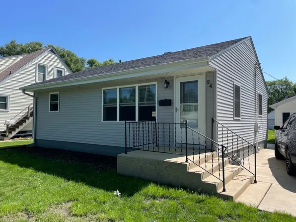 24 S Poplar St, Manteno, IL 60950
