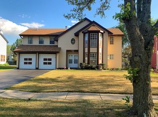 1905 Victor Ln, Hanover Park, IL