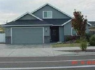 908 Crystal Dr, Eagle Point, OR 97524