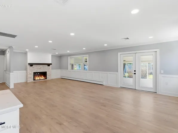 70 Innsbruck Drive, Toms River, NJ 08757