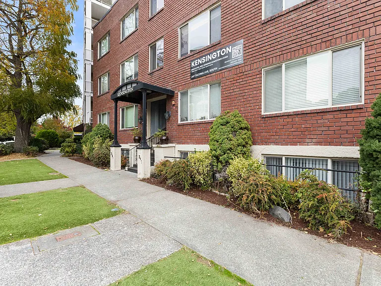 Kensington Apartments — Photo 42