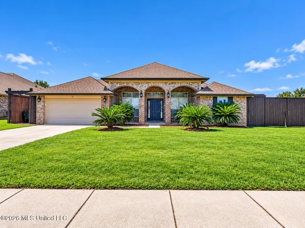 55 Tantallon Dr, Ocean Springs, MS 39564