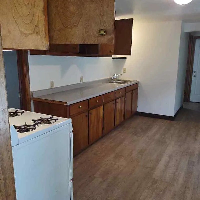 2 bed, 1.0 bath, $899 — Photo 2