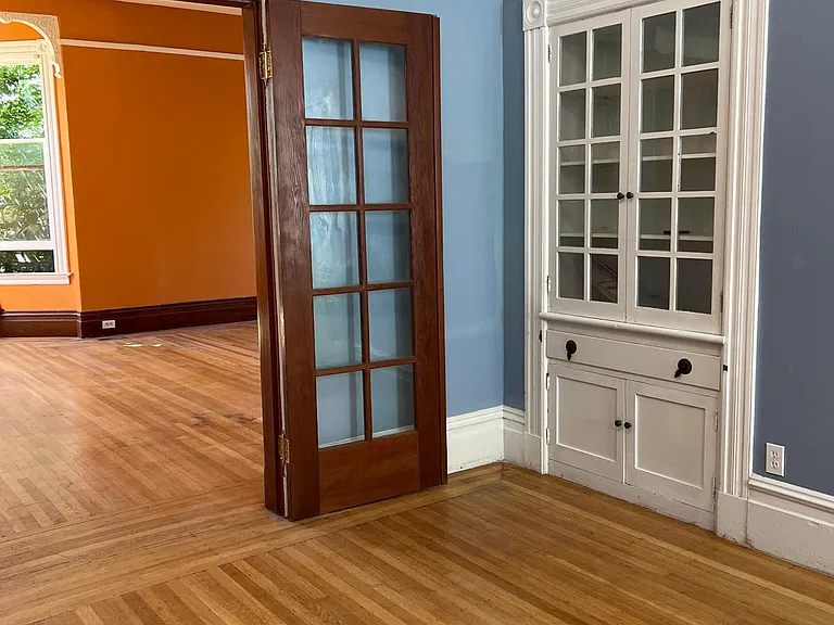 639 Georgia St — Photo 9