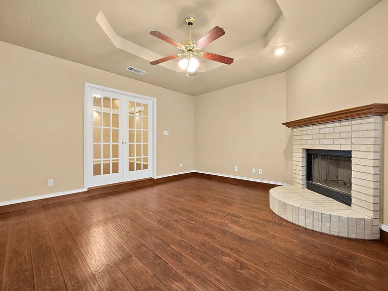 3607 Solomon Dr — Photo 2