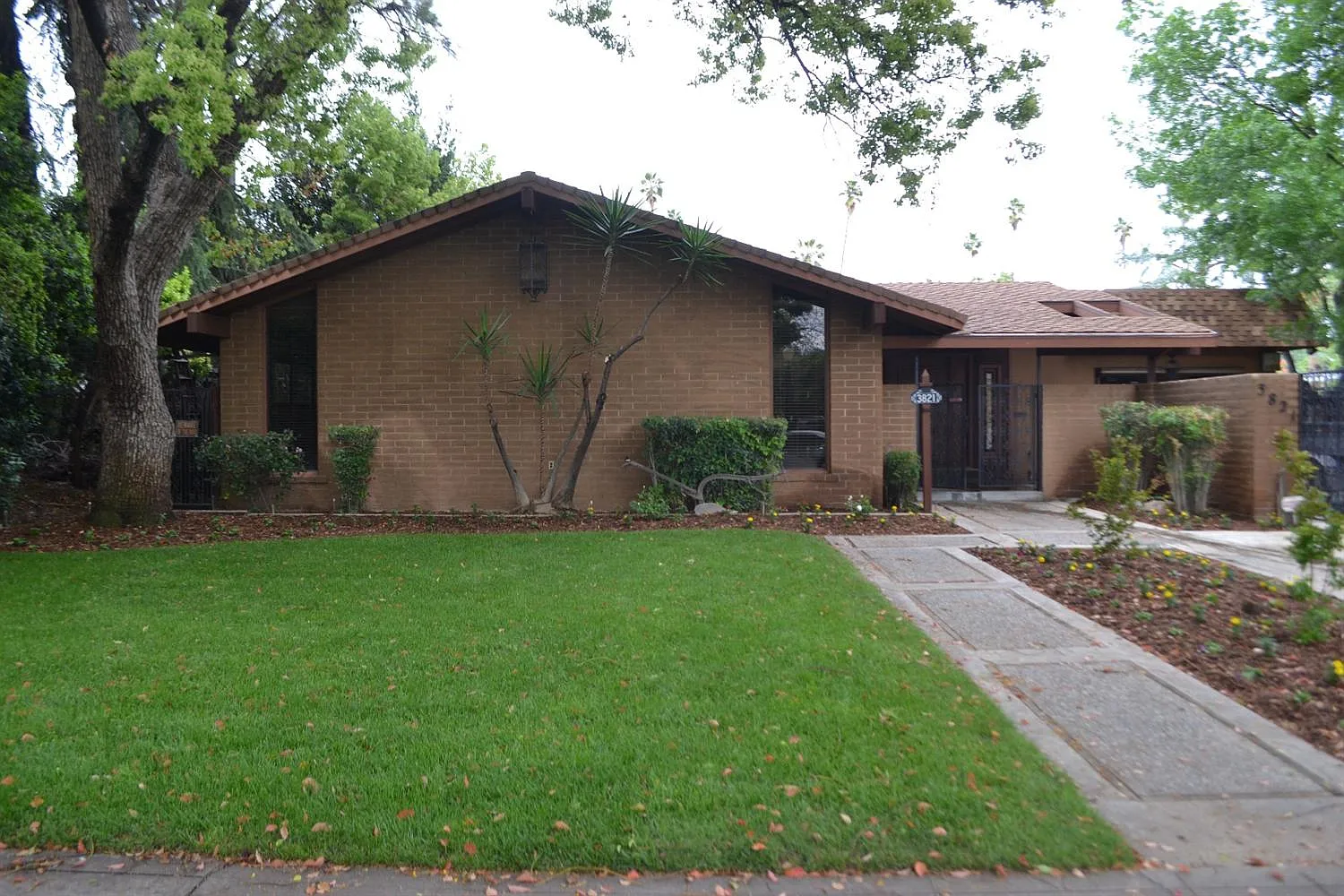 3821 E Huntington Blvd photo 1
