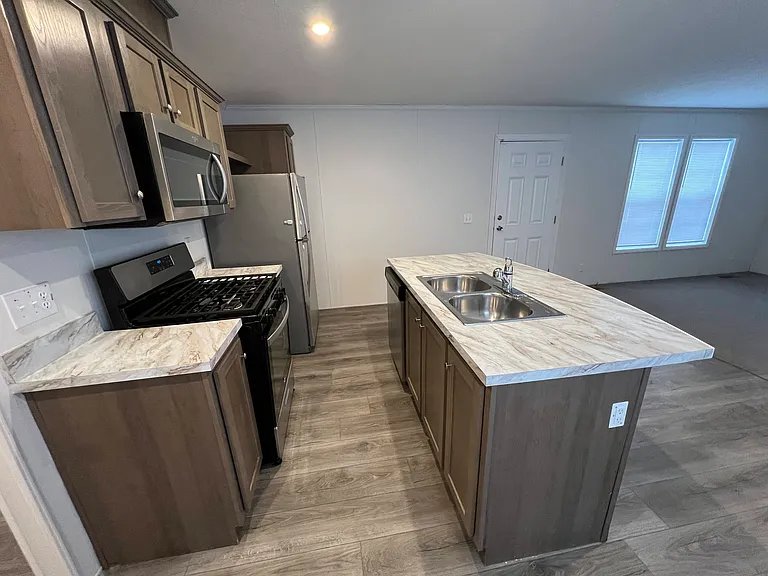 38000 Le Chateau Blvd #448 — Photo 4