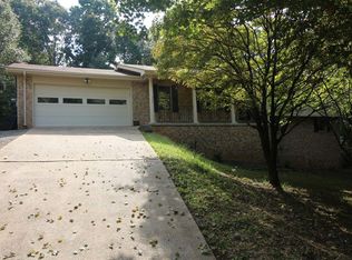 922 Chestnut Wood Ln, Chattanooga, TN 37421