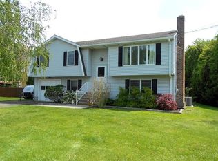 3 Kowal Dr, Cromwell, CT 06416