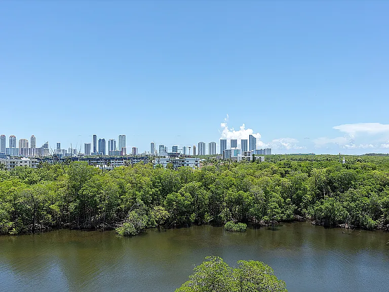 16385 Biscayne Blvd #717 — Photo 45