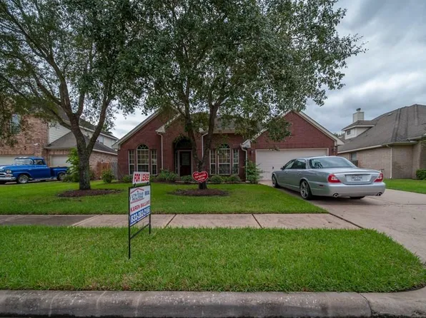 2312 Cape Landing Dr, Pearland, TX 77584