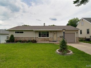 422 Barron Ln, Saint Louis, MO 63119