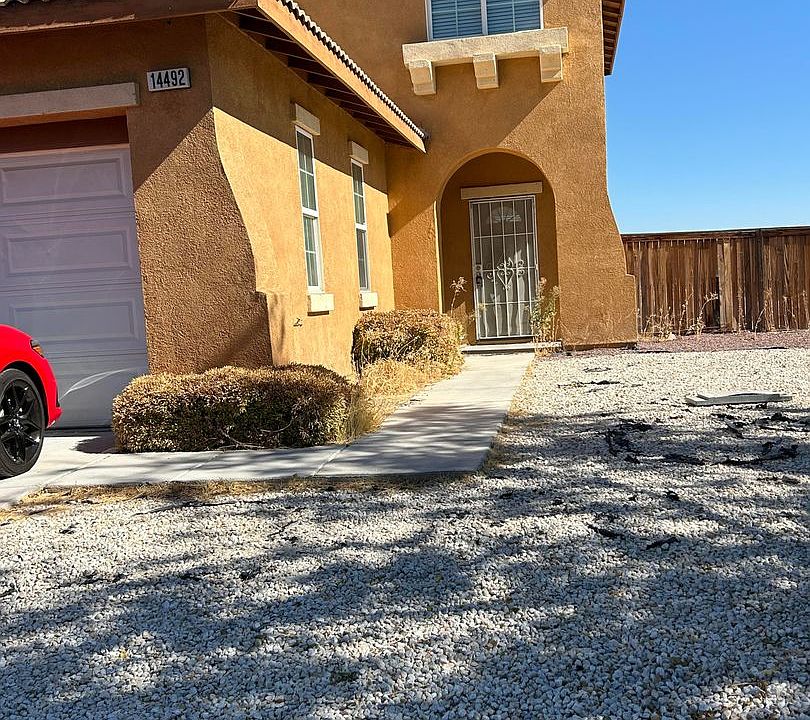 1st image of 14492 Moon Valley St