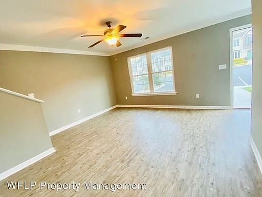 2nd image of 38 Squire Cir
