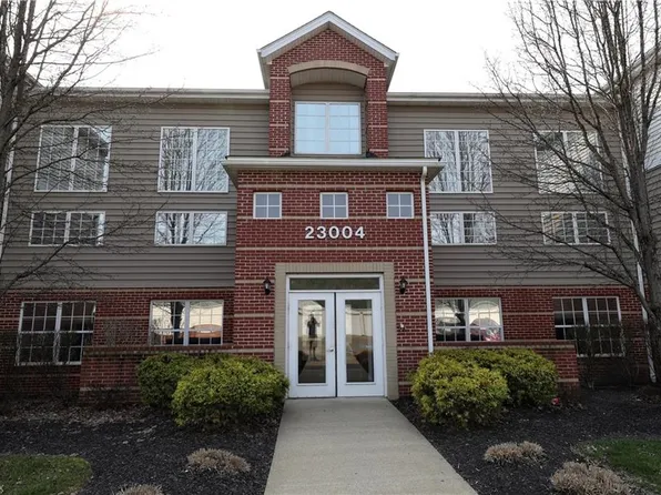 23004 Chandlers Ln #4-219, Olmsted Falls, OH 44138