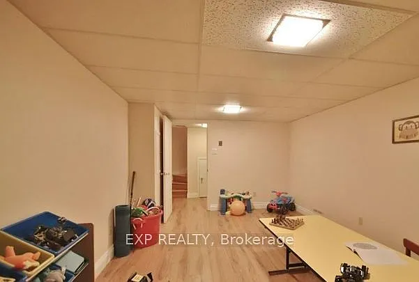 1326 Fontenay Cres — Photo 24
