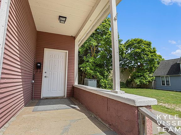 2nd image of 344 Visser Pl SE