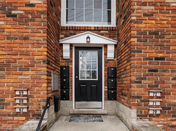 31831 Grand River Ave Unit 68, Farmington, MI 48336