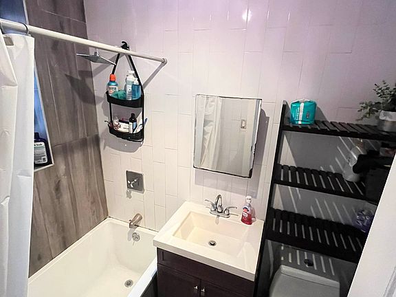 4th image of 361 Sumpter St #2