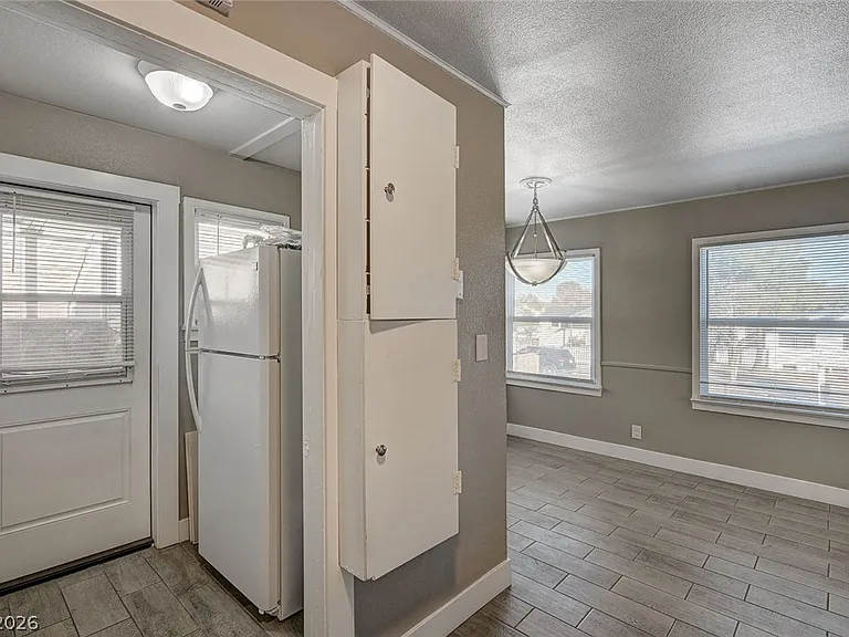 632 Avenue D — Photo 14
