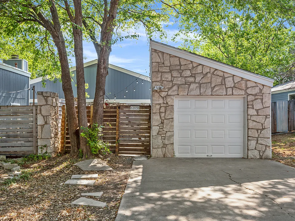 6203 Okner Ln