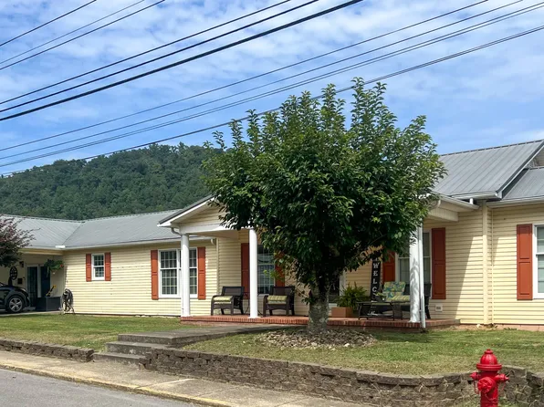 308 N Arnold Ave, Prestonsburg, KY 41653