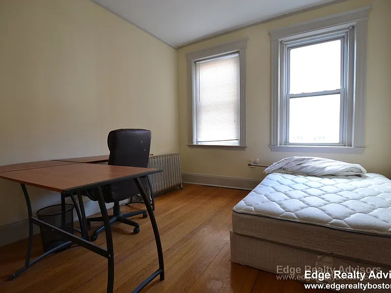 43 Orkney Rd #2 — Photo 7