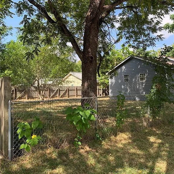 301 Taylor St — Photo 9