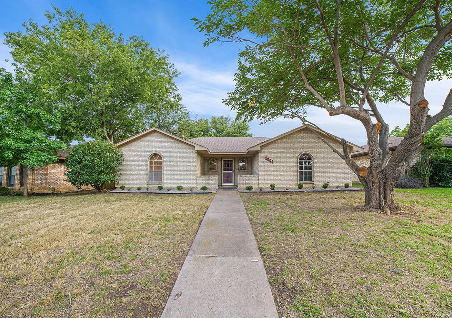 Beautifully Crafted 3-2-2 in Lewisville! — Photo 1