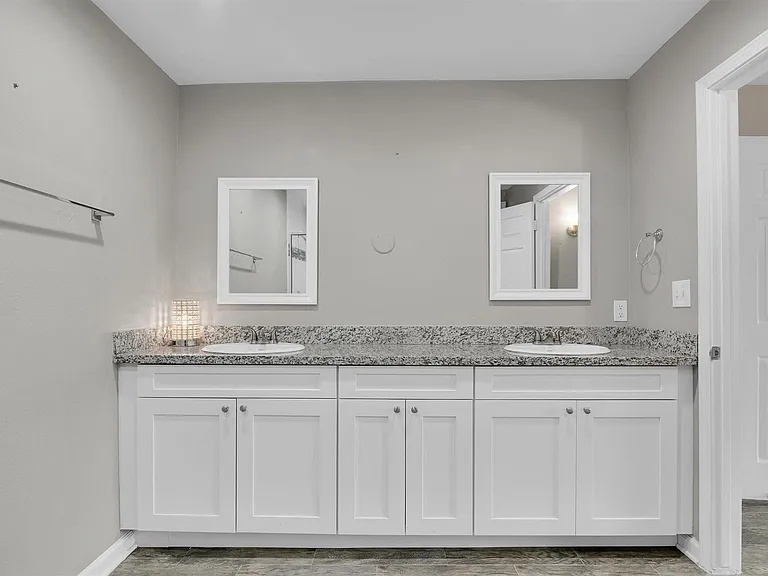 3555 Balboa Cir — Photo 15