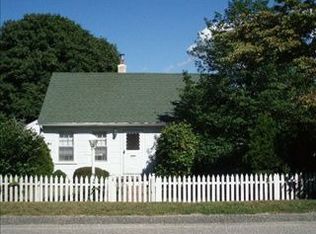 7 Canoe Place Rd, Hampton Bays, NY 11946