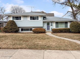 300 3rd St, Downers Grove, IL 60515