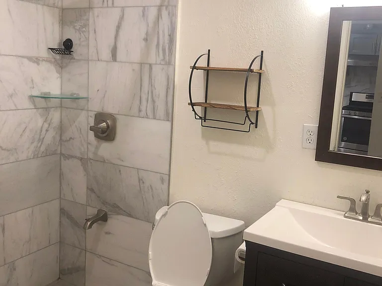 907 S Una Ave — Photo 13