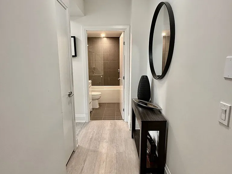 212 King William St #603 — Photo 18
