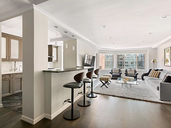 4th image of 200 E 57th St APT 19A