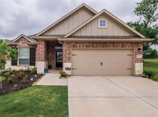 137 Water Grass Trl, Clute, TX 77531