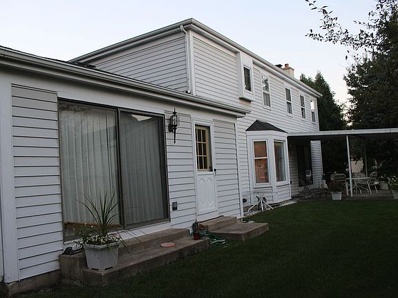 4th image of 4900 Thornbark Dr
