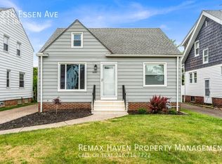 8218 Essen Ave, Parma, OH 44129