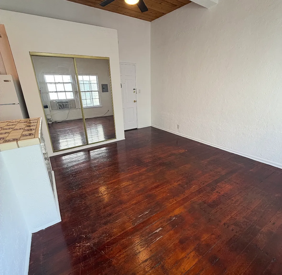 Studio, $1,750 — Photo 2