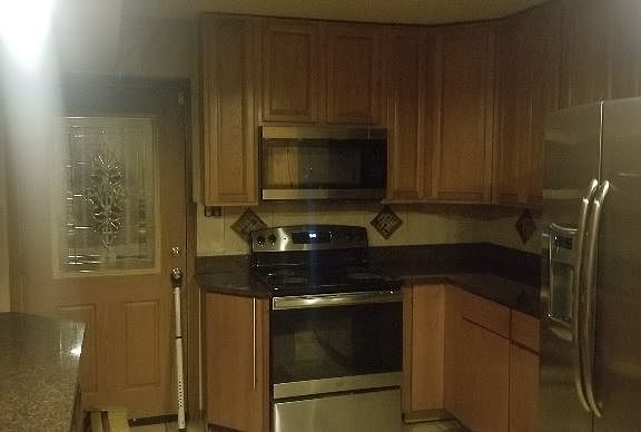 3rd image of 1423 N Park Pl