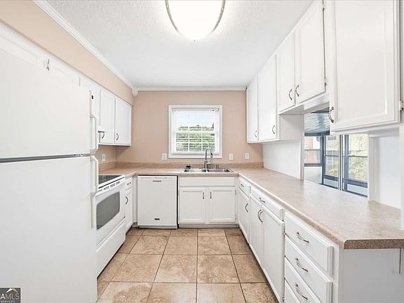4th image of 3825 Lavista Rd APT P4