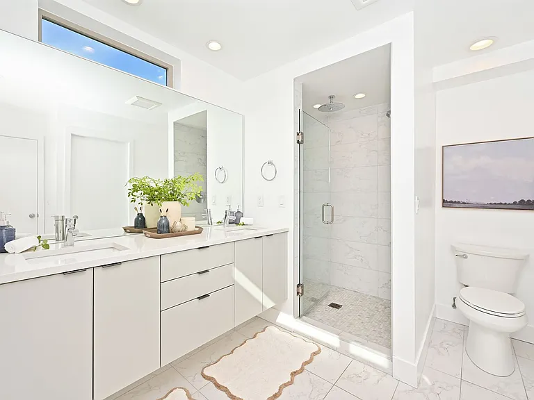 2108 E James St #A — Photo 15