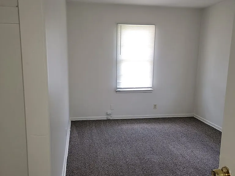 4501 E Linwood Blvd — Photo 4