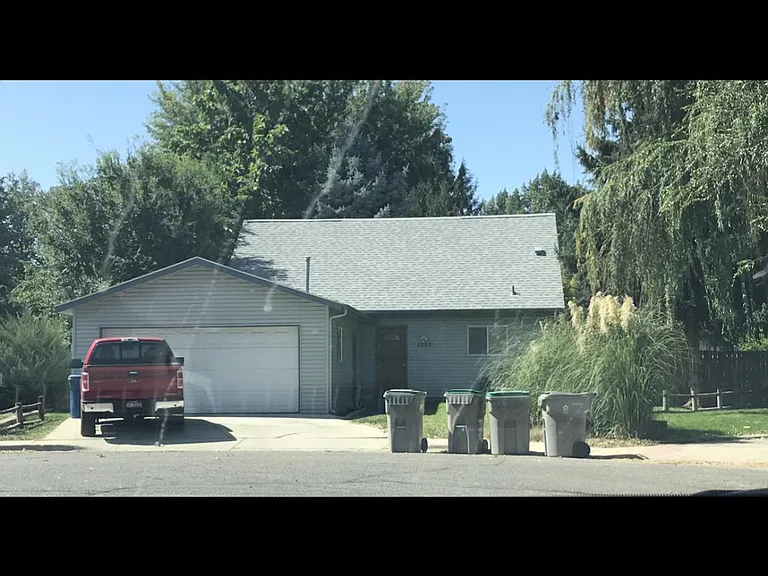 2233 S Euclid Ave — Photo 19